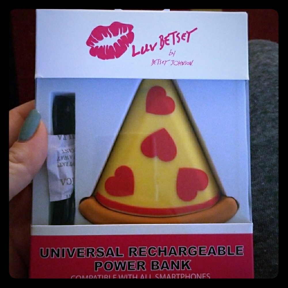 Betsey Johnson Pizza Power Bank - BNIB